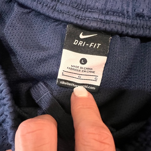 Nike Vintage 90’s Basketball Shorts. Mesh. Two layers. Size L. - Picture 4 of 8